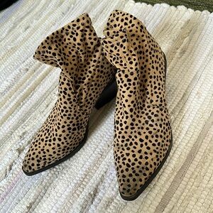 JUST FAB CHEETAH LEOPARD  POINTY BOOTIE HEELS SIZE 8